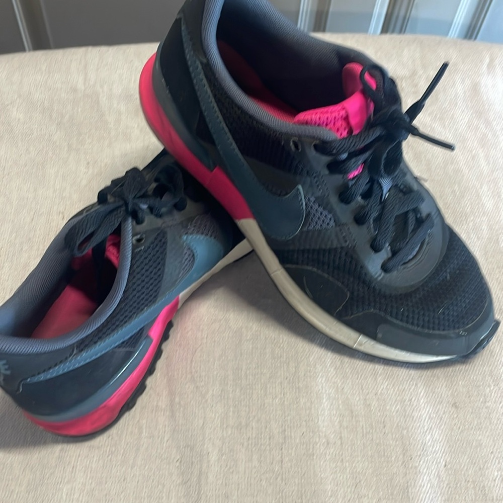 Nike Pink and Black Tennies